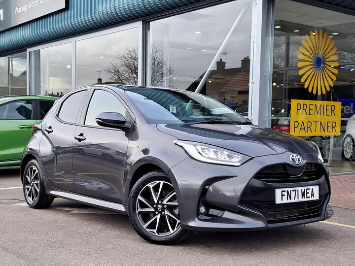 Toyota Yaris 1.5 VVT-h Design E-CVT Euro 6 (s/s) 5dr Toyota Yaris 1.5 VVT-h Design E-CVT Euro 6 (s/s) 5dr