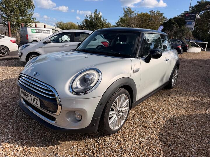 MINI Hatch 1.5 Cooper Auto Euro 6 (s/s) 3dr