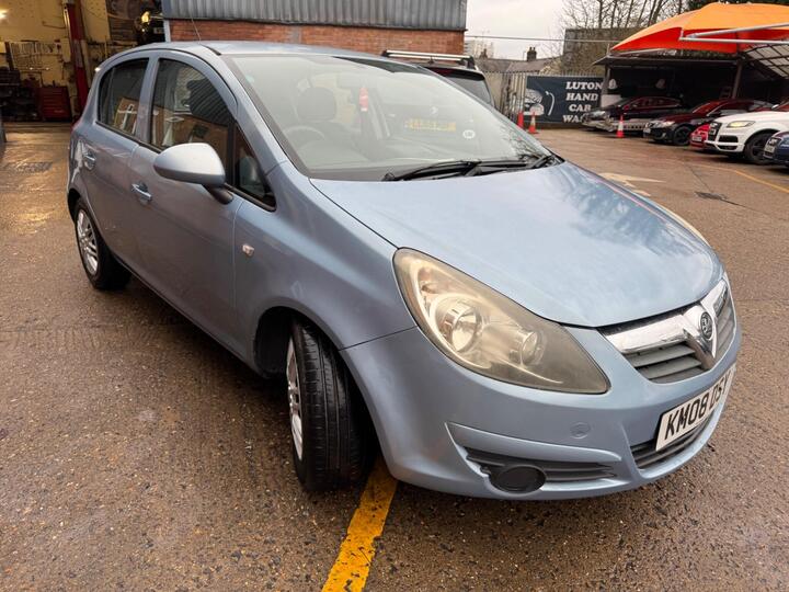 Vauxhall Corsa 1.4i 16v Club 5dr