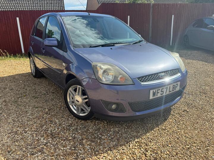 Ford Fiesta 1.4 Ghia 5dr