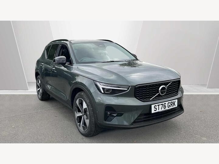 Volvo XC40 2.0 B3 MHEV Plus Dark DCT Auto Euro 6 (s/s) 5dr