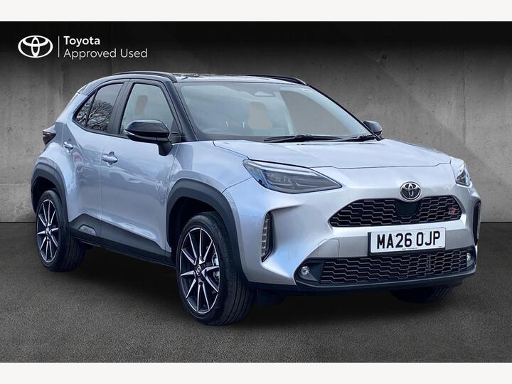 Toyota Yaris Cross 1.5 VVT-h GR SPORT E-CVT Euro 6 (s/s) 5dr Toyota Yaris Cross 1.5 VVT-h GR SPORT E-CVT Euro 6 (s/s) 5dr