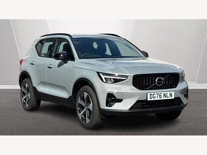 Volvo XC40 2.0 B4 MHEV Plus Dark DCT Auto Euro 6 (s/s) 5dr