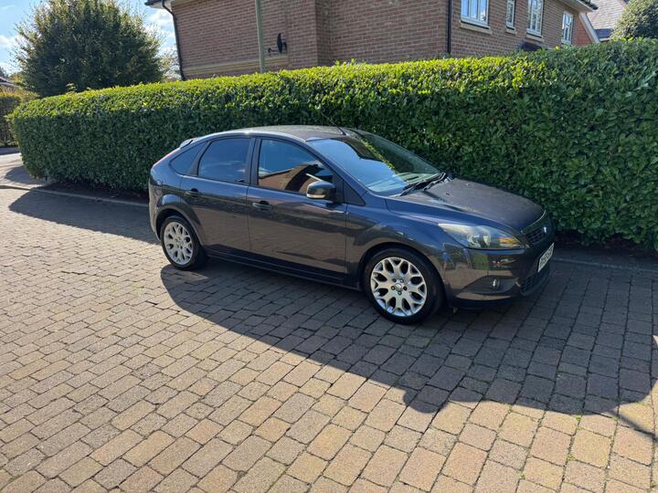 Ford Focus 1.6 Zetec 5dr