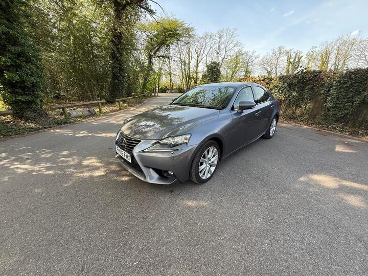 Lexus IS 2.5 300h Executive Edition E-CVT Euro 6 (s/s) 4dr