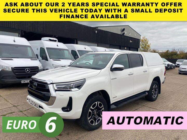 Toyota HI-LUX 2.4 D-4D Invincible Auto 4WD Euro 6 (s/s) 4dr Toyota HI-LUX 2.4 D-4D Invincible Auto 4WD Euro 6 (s/s) 4dr