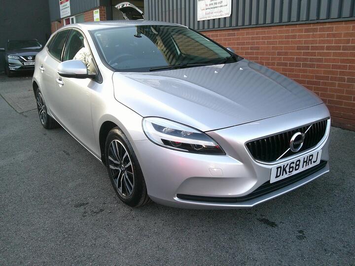 Volvo V40 2.0 D2 Momentum Nav Plus Euro 6 (s/s) 5dr