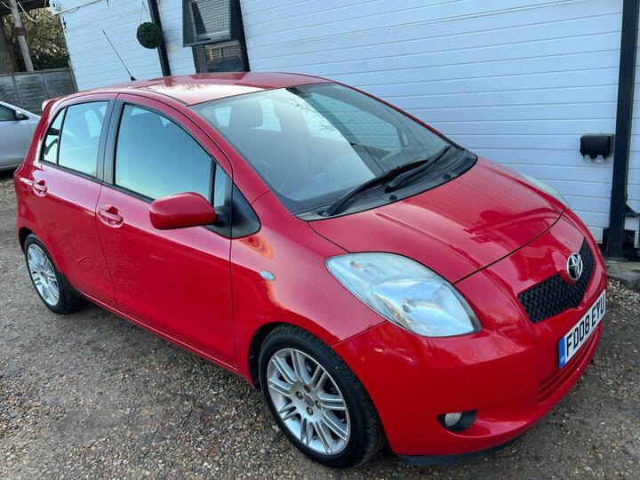 Toyota Yaris 1.3 VVT-i SR 5dr Toyota Yaris 1.3 VVT-i SR 5dr