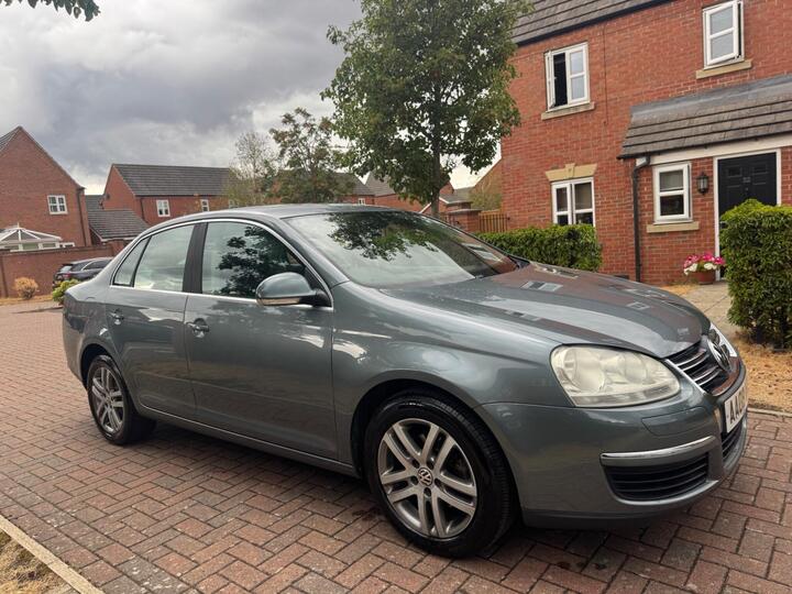Volkswagen Jetta 2.0 TDI SE DSG Euro 4 4dr