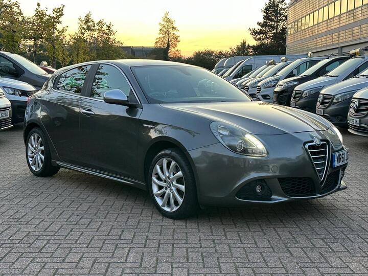 Alfa Romeo Giulietta 1.4 TB MultiAir Veloce Euro 5 (s/s) 5dr Alfa Romeo Giulietta 1.4 TB MultiAir Veloce Euro 5 (s/s) 5dr