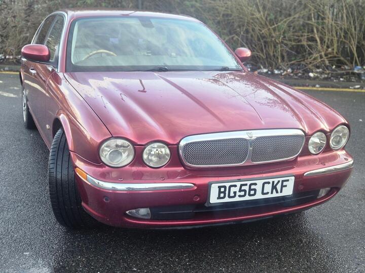 Jaguar XJ 4.2 XJ8 Sovereign LWB Saloon 4dr