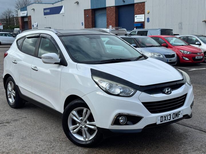 Hyundai Ix35 1.7 CRDi Premium Euro 5 (s/s) 5dr Hyundai Ix35 1.7 CRDi Premium Euro 5 (s/s) 5dr