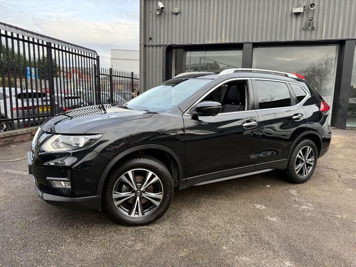 Nissan X-TRAIL 1.6 DCi N-Connecta Euro 6 (s/s) 5dr Nissan X-TRAIL 1.6 DCi N-Connecta Euro 6 (s/s) 5dr