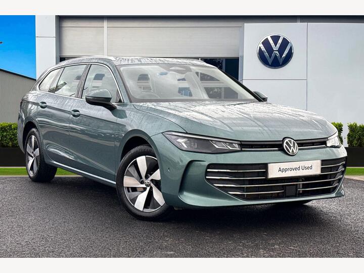 Volkswagen Passat 1.5 TSI EHybrid 19.7kWh Life DSG Euro 6 (s/s) 5dr Volkswagen Passat 1.5 TSI EHybrid 19.7kWh Life DSG Euro 6 (s/s) 5dr