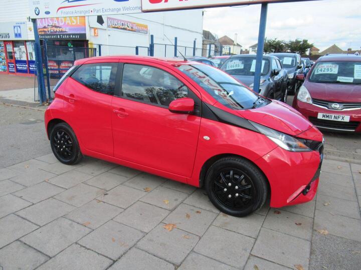 Toyota AYGO 1.0 VVT-i X-play Euro 6 5dr