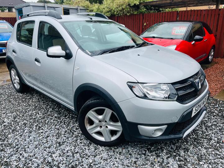 Dacia Sandero Stepway 0.9 TCe Laureate Euro 5 5dr Dacia Sandero Stepway 0.9 TCe Laureate Euro 5 5dr