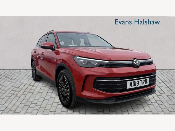 Volkswagen TIGUAN DIESEL ESTATE 2.0 TDI Match DSG Euro 6 (s/s) 5dr Volkswagen TIGUAN DIESEL ESTATE 2.0 TDI Match DSG Euro 6 (s/s) 5dr