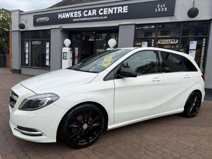 Mercedes-Benz B-CLASS 1.8 B180 CDI BlueEfficiency Sport Euro 5 (s/s) 5dr Mercedes-Benz B-CLASS 1.8 B180 CDI BlueEfficiency Sport Euro 5 (s/s) 5dr