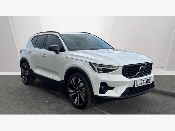 Volvo XC40 2.0 B3 MHEV Ultra Dark DCT Auto Euro 6 (s/s) 5dr