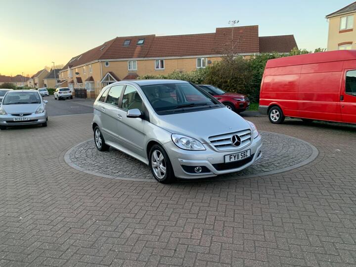 Mercedes-Benz B Class 2.0 B180 CDI SE CVT 5dr Mercedes-Benz B Class 2.0 B180 CDI SE CVT 5dr
