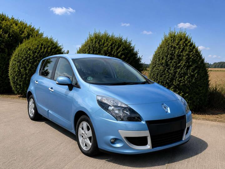 Renault SCENIC 1.6 VVT Dynamique TomTom Euro 5 5dr