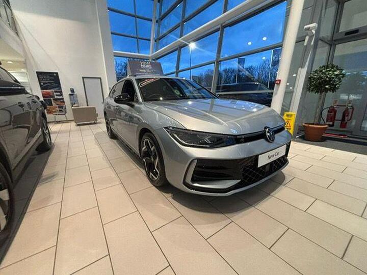 Volkswagen Passat 1.5 ETSI MHEV R-Line DSG Euro 6 (s/s) 5dr