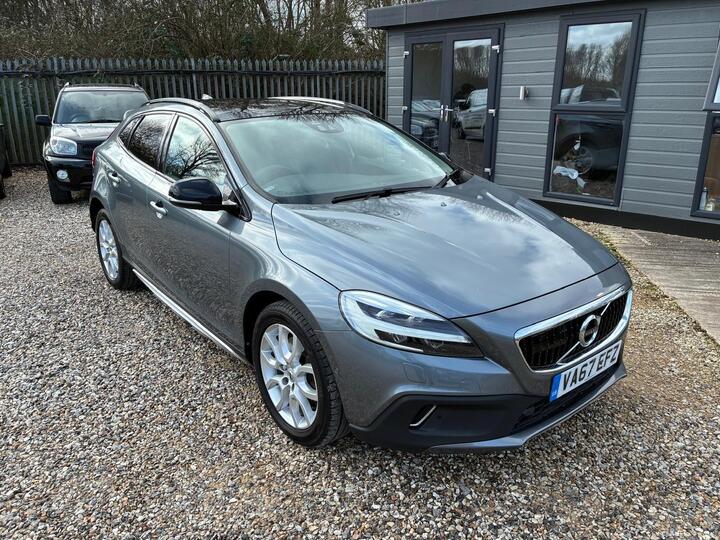 Volvo V40 Cross Country 1.5 T3 Pro Auto Euro 6 (s/s) 5dr
