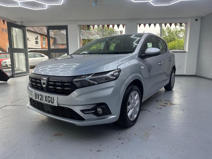 Dacia Sandero 1.0 TCe Comfort CVT Euro 6 (s/s) 5dr Dacia Sandero 1.0 TCe Comfort CVT Euro 6 (s/s) 5dr