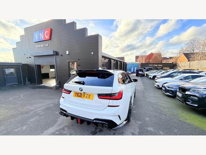 BMW 3 Series 2.0 330e 12kWh M Sport Touring Auto Euro 6 (s/s) 5dr BMW 3 Series 2.0 330e 12kWh M Sport Touring Auto Euro 6 (s/s) 5dr