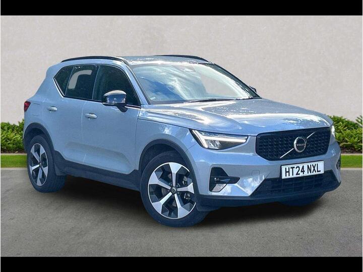 Volvo XC40 2.0 B3 MHEV Plus Dark DCT Auto Euro 6 (s/s) 5dr