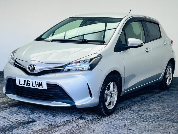 Toyota Yaris 1.33 Dual VVT-i Icon Multidrive S Euro 5 5dr Euro 5 Toyota Yaris 1.33 Dual VVT-i Icon Multidrive S Euro 5 5dr Euro 5