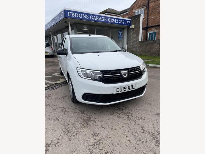 Dacia SANDERO 1.0 SCe Essential Euro 6 5dr Dacia SANDERO 1.0 SCe Essential Euro 6 5dr
