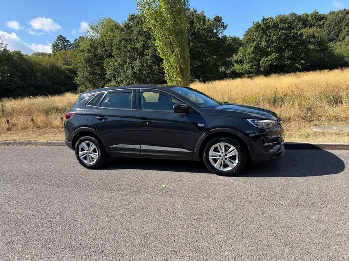 Vauxhall Grandland X 1.6 Turbo D BlueInjection SE Auto Euro 6 (s/s) 5dr