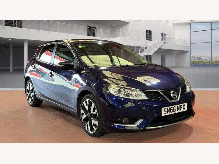 Nissan Pulsar 1.5 DCi Tekna Euro 6 (s/s) 5dr Nissan Pulsar 1.5 DCi Tekna Euro 6 (s/s) 5dr