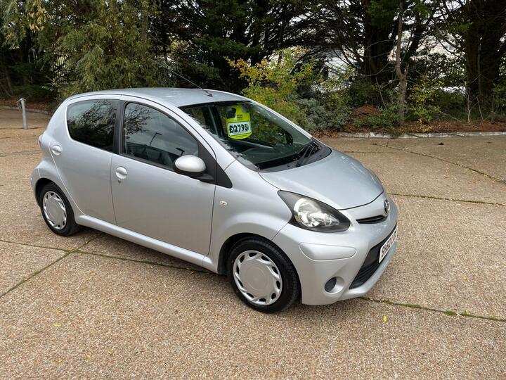 Toyota AYGO 1.0 VVT-i Ice Euro 5 5dr