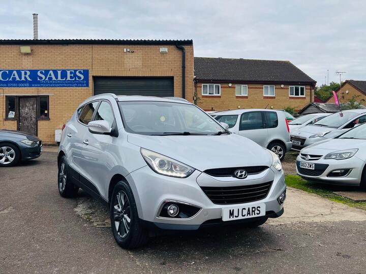 Hyundai Ix35 1.7 CRDi SE Euro 5 (s/s) 5dr (Nav) Hyundai Ix35 1.7 CRDi SE Euro 5 (s/s) 5dr (Nav)