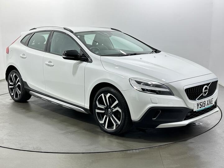 Volvo V40 Cross Country 1.5 T3 Edition Auto Euro 6 (s/s) 5dr Volvo V40 Cross Country 1.5 T3 Edition Auto Euro 6 (s/s) 5dr