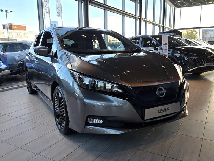 Nissan Leaf 39kWh Tekna Auto 5dr