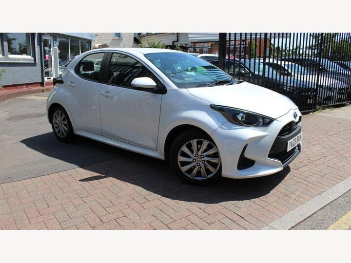 Toyota YARIS 1.5 VVT-h Icon E-CVT Euro 6 (s/s) 5dr