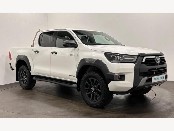 Toyota HILUX 2.8 D-4D Invincible X Auto 4WD Euro 6 (s/s) 4dr