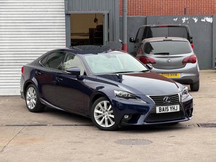 Lexus IS 2.5 300h Executive Edition E-CVT Euro 6 (s/s) 4dr