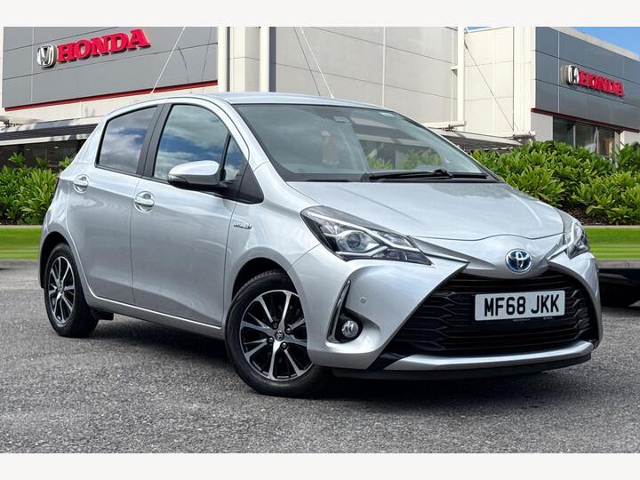 Toyota Yaris 1.5 VVT-h Icon Tech E-CVT Euro 6 (s/s) 5dr