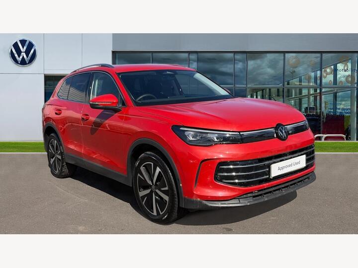 Volkswagen Tiguan 1.5 TSI EHybrid 19.7kWh Elegance DSG Euro 6 (s/s) 5dr Volkswagen Tiguan 1.5 TSI EHybrid 19.7kWh Elegance DSG Euro 6 (s/s) 5dr