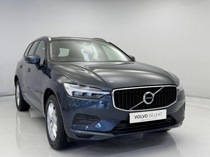 Volvo XC60 2.0 B5 MHEV Momentum Auto Euro 6 (s/s) 5dr