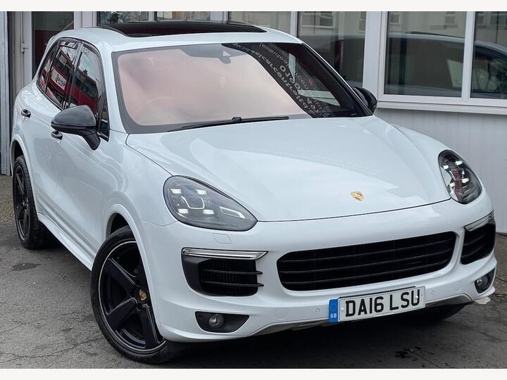 Porsche Cayenne 3.0 TD V6 TiptronicS 4WD Euro 6 (s/s) 5dr Porsche Cayenne 3.0 TD V6 TiptronicS 4WD Euro 6 (s/s) 5dr