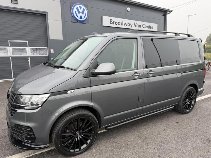 Volkswagen Transporter Volkswagen Transporter 2.0 TDI 6 Seat Kombi Startline 5dr Diesel Manual SWB In Indium Grey - Euro 6