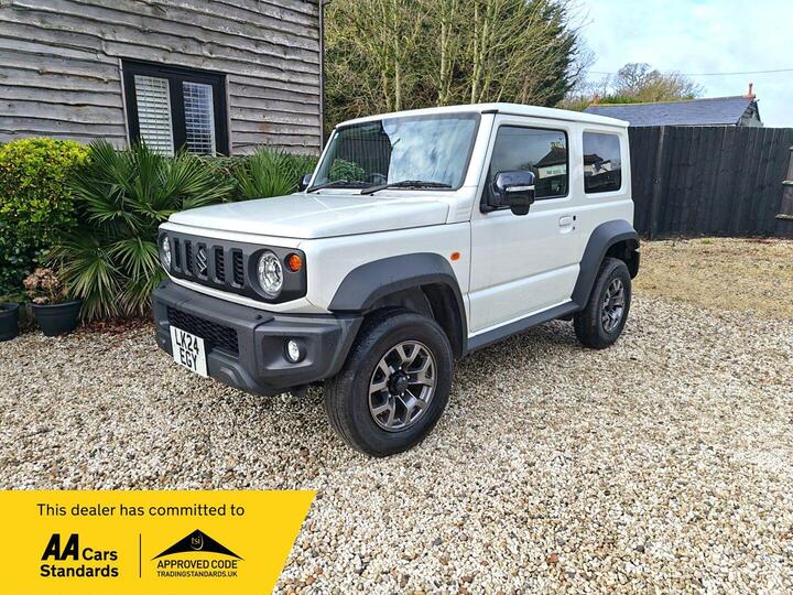 Suzuki Jimny AUTO METALLIC WHITE CARPLAY INSTALLED Suzuki Jimny AUTO METALLIC WHITE CARPLAY INSTALLED