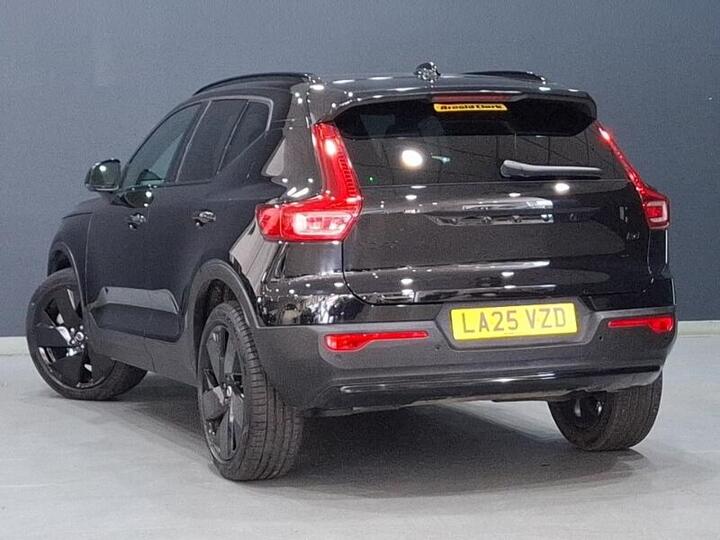 Volvo XC40 2.0 B4 MHEV Plus Black Edition DCT Auto Euro 6 (s/s) 5dr