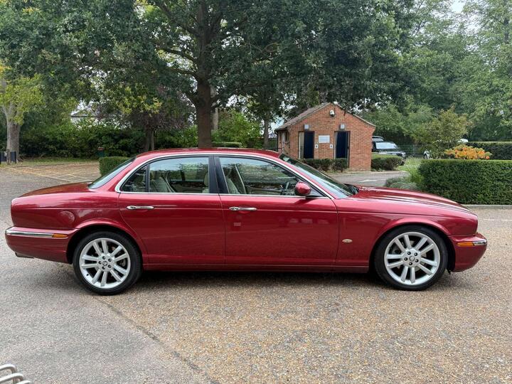 Jaguar XJ 2.7 TDVi Sovereign 4dr