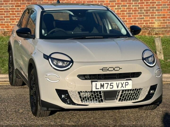 Fiat 600 1.2 MHEV E-DCT Euro 6 (s/s) 5dr